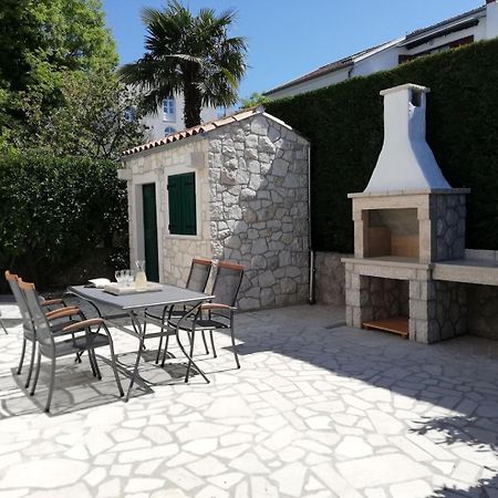 Apartments Adrijana Malinska Oda fotoğraf