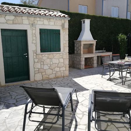 Apartments Adrijana Malinska Oda fotoğraf