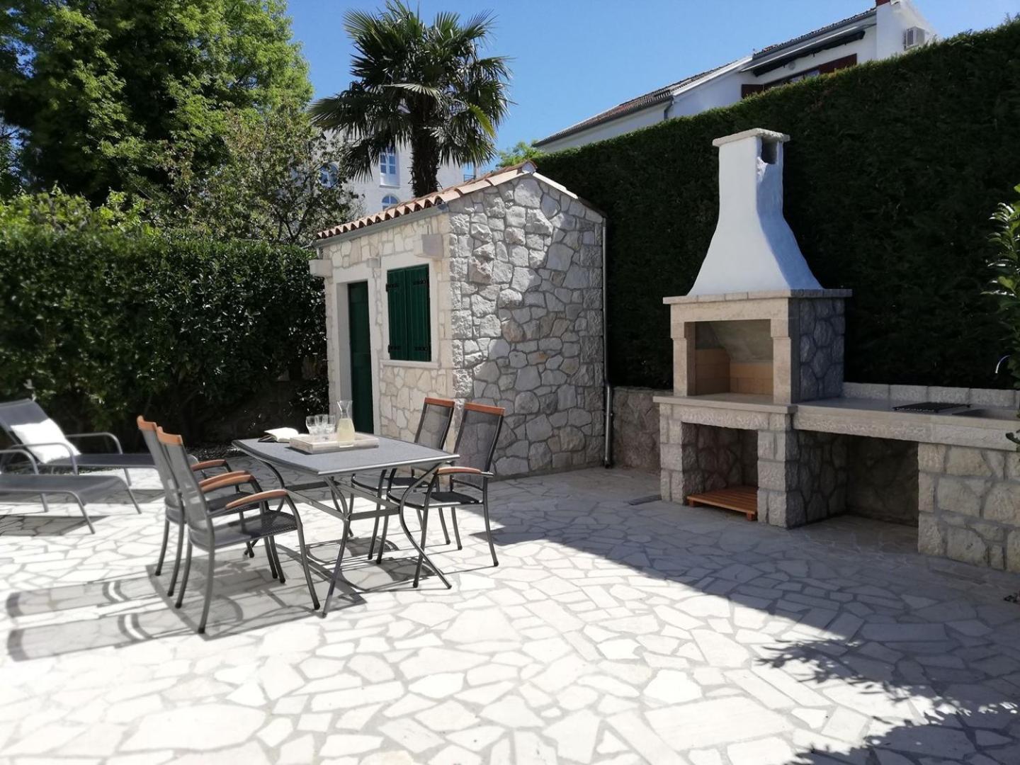 Apartments Adrijana Malinska Oda fotoğraf
